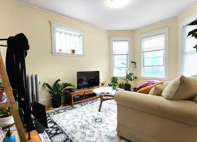 Property at 6 Newton St Unit 2, Cambridge, MA, 02139, 3 beds, 1 bath, [object Object]
