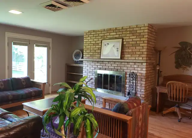 Property at 1527 Prairie St, Aurora, IL, 60506, 1 bed, 1 bath, [object Object]