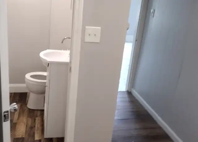 Property at 631 6th Ave Unit 2, Troy, NY, 12182, 2 beds, 1 bath, [object Object]