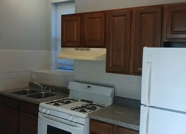 Property at 122 N Kilpatrick Ave Unit 122-1N, Chicago, IL, 60644, 2 beds, 1 bath, [object Object]