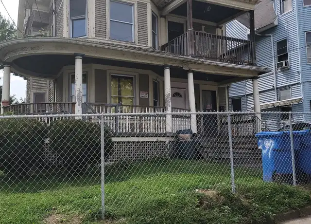Property at 237 Willow St Unit 3, Waterbury, CT, 06710, 3 beds, 1 bath, [object Object]
