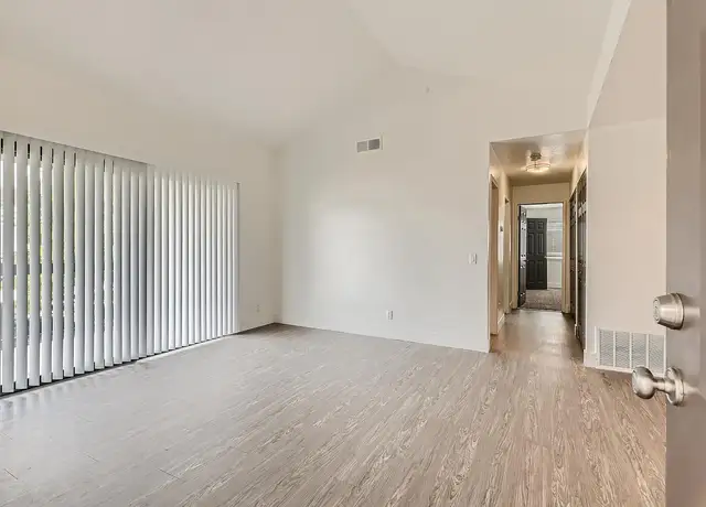 Photo of 910 W Phillips St, Ontario, CA 91762