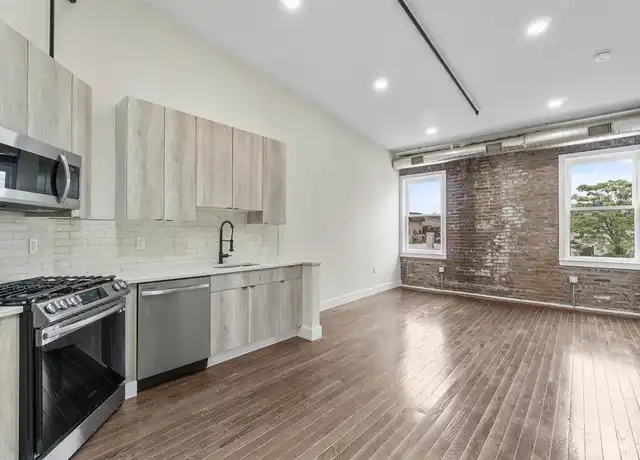 Property at 21 W 20th St #303, Bayonne, NJ, 07002, 1 bed, 1 bath, [object Object]
