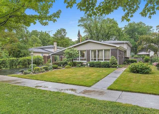 Photo of 129 Parkview Rd Unit 1, Glenview, IL 60025