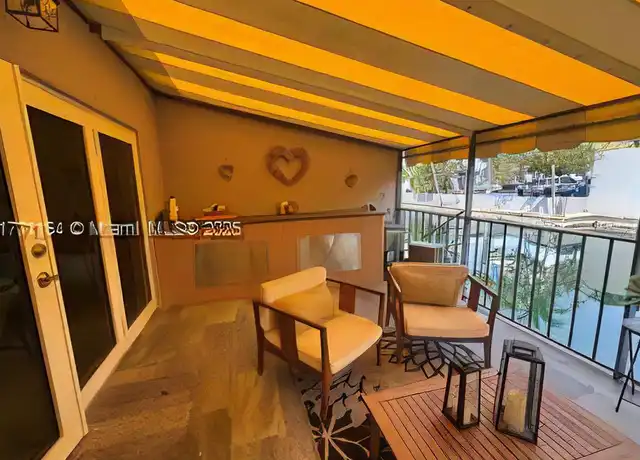 Property at 16430 Briar Patch Pl, Miami Lakes, FL, 33014, 2 beds, 2 baths, [object Object]