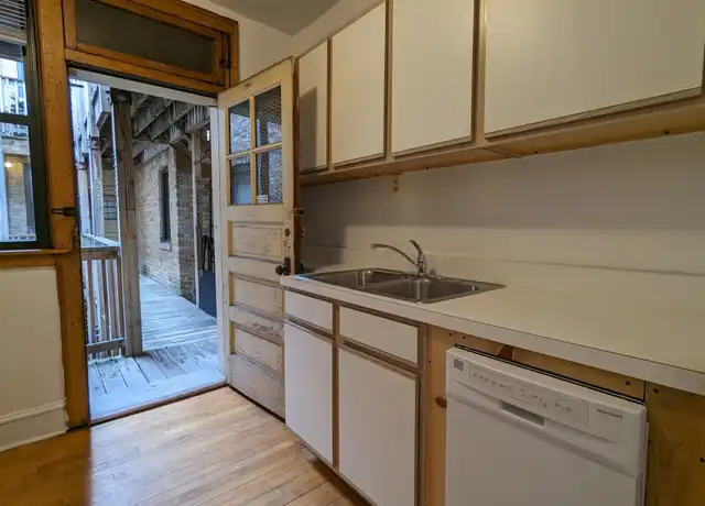 Property at 1444 W Byron St Unit 3904-2, Chicago, IL, 60613, 2 beds, 1 bath, [object Object]