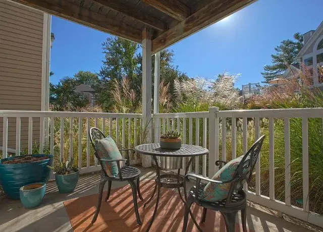 Photo of 13840 Braddock Springs Rd, Centreville, VA 20121