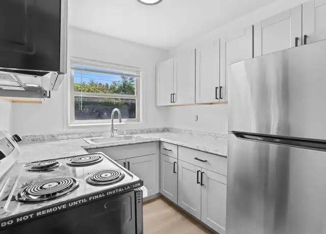 Property at 4831 E Burnside St Unit 1, Portland, OR, 97215, 2 beds, 1 bath, [object Object]
