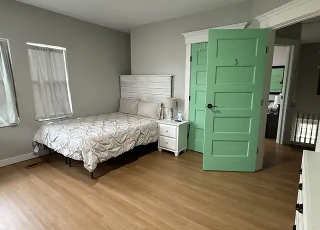 Property at 4522 E Washington St Unit Bedroom 3, Indianapolis, IN, 46201, 1 bed, 2 baths, [object Object]
