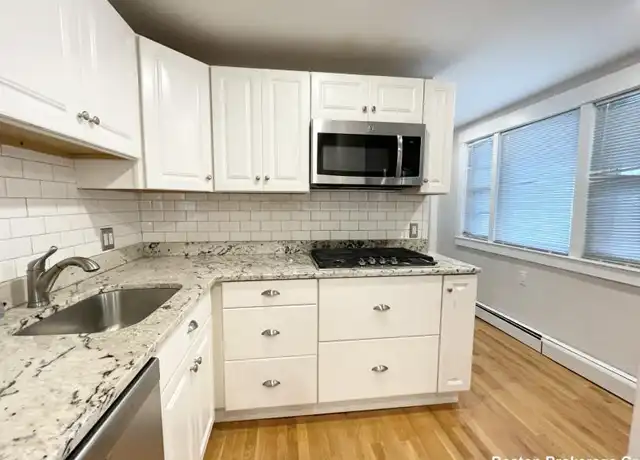 Property at 130 P St, South Boston, MA, 02127, 5 beds, 1 bath, [object Object]