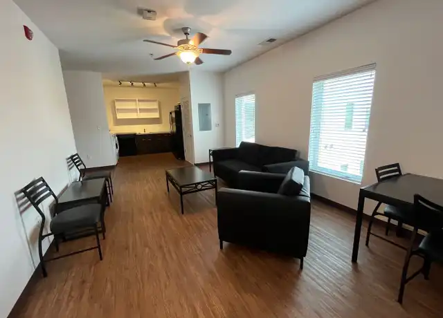 Property at 422 Vine St, Chattanooga, TN, 37403, 3 beds, 2 baths, [object Object]