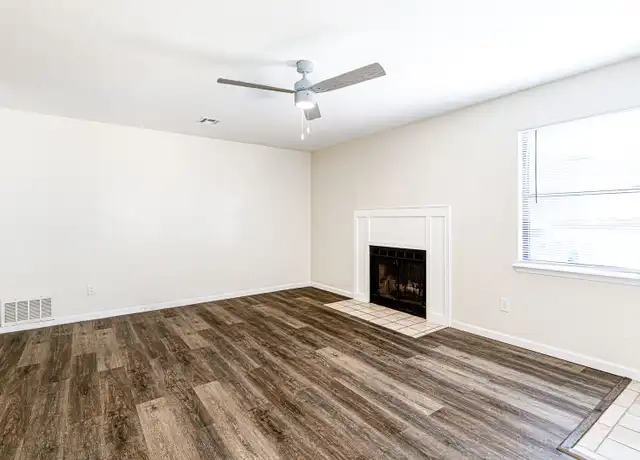 Property at 4002 NW Ozmun Ave Unit 4002 A-2, Lawton, OK, 73505, 2 beds, 2 baths, [object Object]
