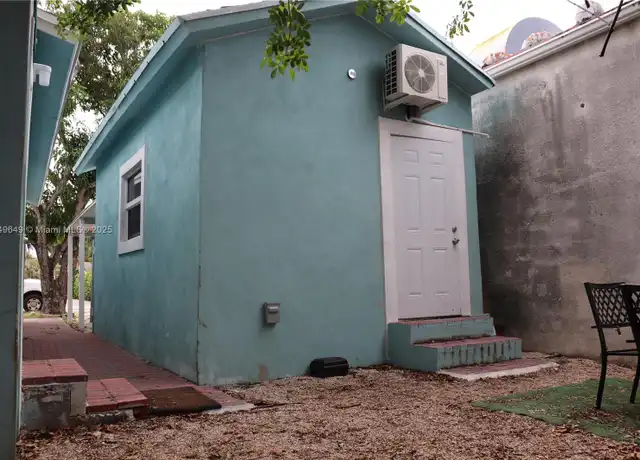 Property at 214 SW 2nd Ter Unit 2, Dania Beach, FL, 33004, 1 bed, 1 bath, [object Object]