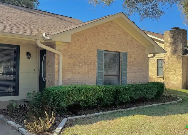 Property at 725 Royal St, Salado, TX, 76571, 2 beds, 2 baths, [object Object]