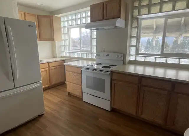 Property at 329 N Mount Shasta Blvd, Mt Shasta, CA, 96067, 1 bed, 1 bath, [object Object]