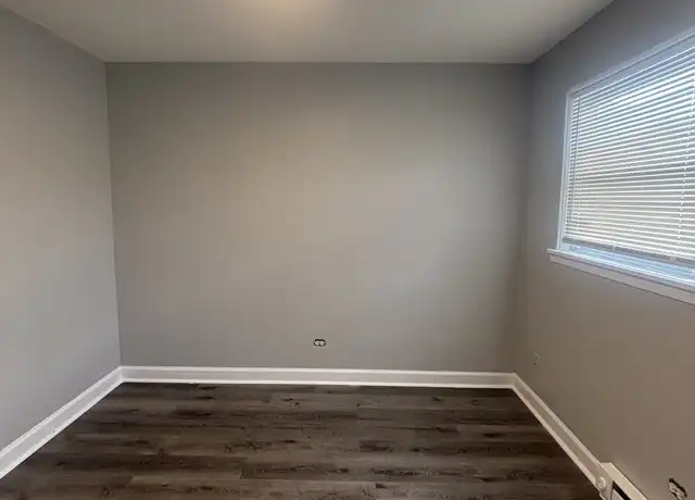 Property at 2109 W 119th St Unit 6, Blue Island, IL, 60406, 2 beds, 1 bath, [object Object]