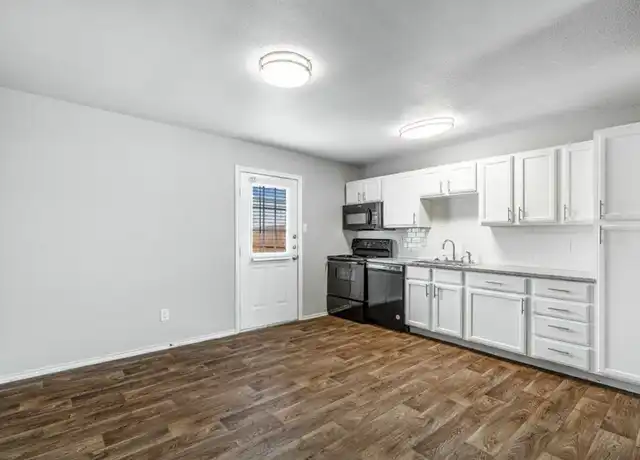 Property at 1432 S Dink St Unit 9, Mabank, TX, 75147, 1 bed, 1 bath, [object Object]