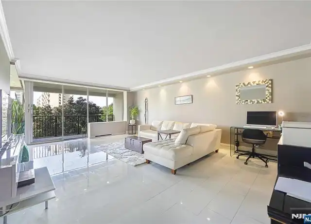 Property at 5 Horizon Rd #204, Fort Lee, NJ, 07024, 1 bed, 1.5 baths, [object Object]