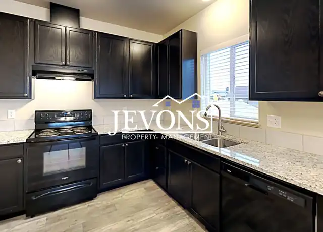 Property at 702 N 29th Ave Unit 3, Yakima, WA, 98902, 3 beds, 2.5 baths, [object Object]