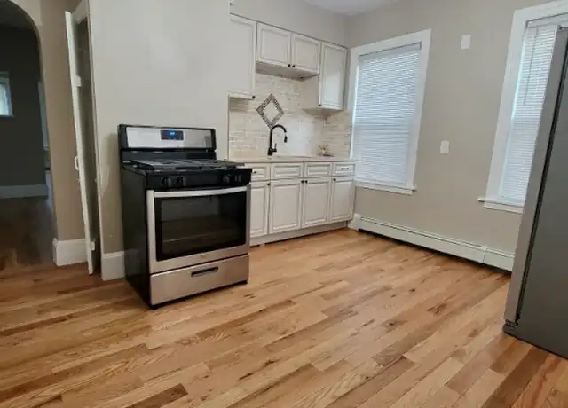 Property at 71 Ridge St Unit 1, Providence, RI, 02909, 3 beds, 1 bath, [object Object]