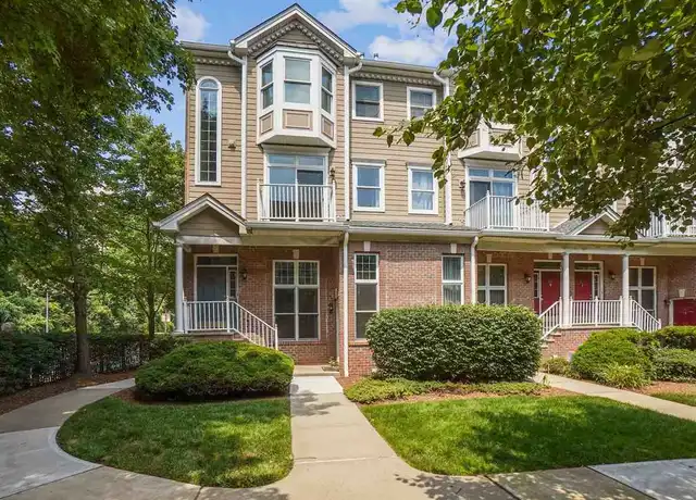 Property at 350 Oswego Ct, West New York, NJ, 07093, 3 beds, 2.5 baths, [object Object]