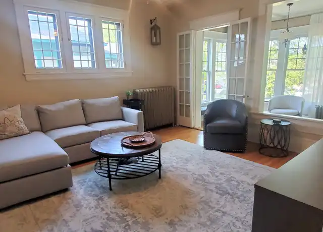 Property at 830 Grand Ave #5, Saint Paul, MN, 55105, 2 beds, 1 bath, [object Object]