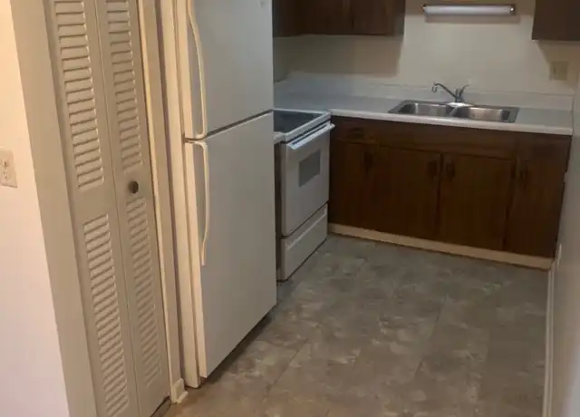 Property at 520 N Genesee St Unit 408, Waukegan, IL, 60085, 1 bed, 1 bath, [object Object]