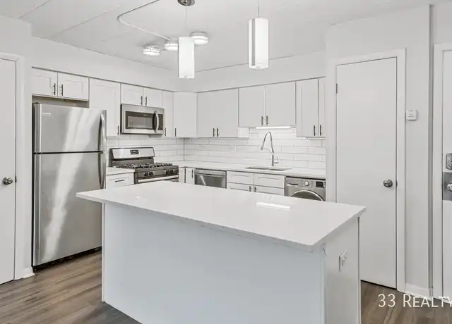 Property at 30 S Spring Ave Unit 303, La Grange, IL, 60525, 2 beds, 1 bath, [object Object]