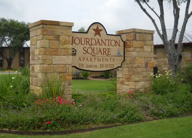 Property at 2701 Zanderson Ave, Jourdanton, TX, 78026, 1 bed, 1 bath, [object Object]