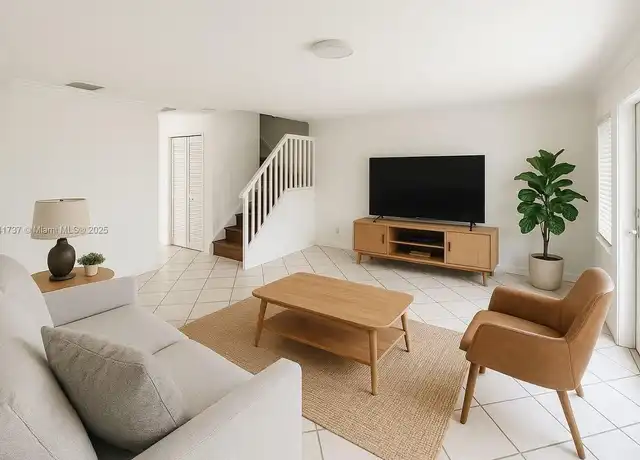 Property at 5565 SW 43rd St, Davie, FL, 33314, 3 beds, 2.5 baths, [object Object]