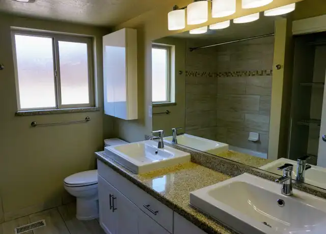 Property at 1140 S 500 E Unit 1152 -4, Salt Lake City, UT, 84105, 2 beds, 1 bath, [object Object]