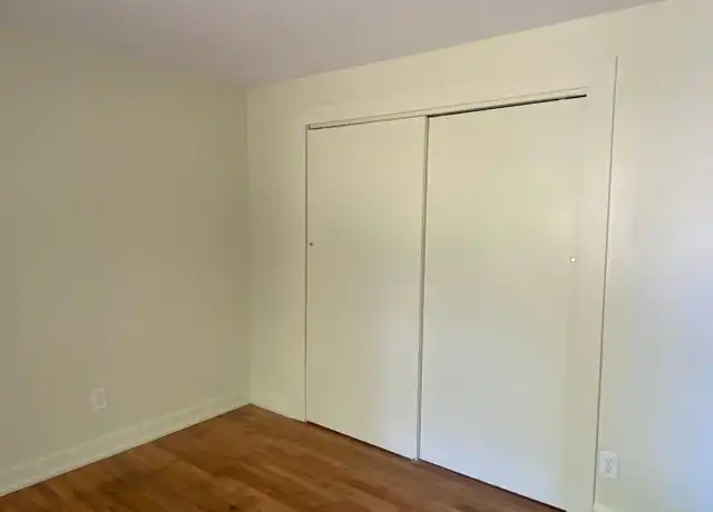 Property at 525 Green St Unit 527, Durham, NC, 27701, 2 beds, 1 bath, [object Object]