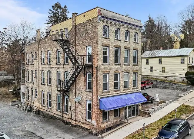 Property at 318 E Seneca - Downtown Ithaca - 318 E Seneca St, Ithaca, NY, 14850, 1-2 bed, 1 bath, Contact for Price