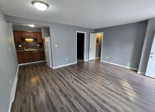 Property at 305 W Maple St Unit 3, Herrin, IL, 62948, 1 bed, 1 bath, [object Object]