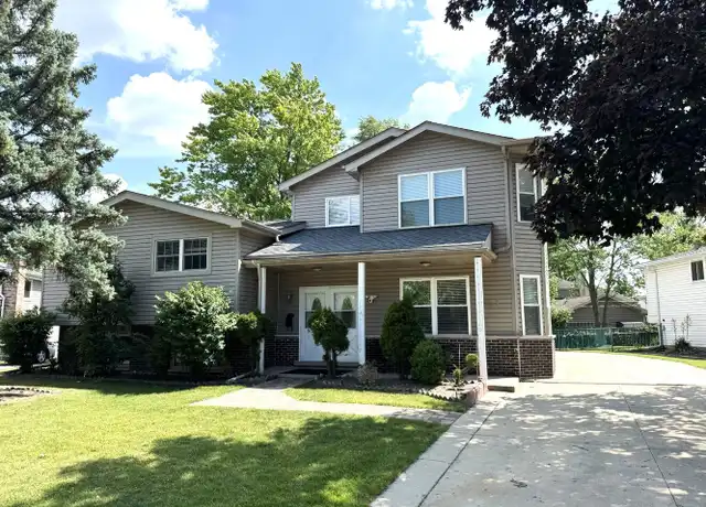 Property at 723 W Gettysburg Dr, Arlington Heights, IL, 60004, 4 beds, 2.5 baths, [object Object]