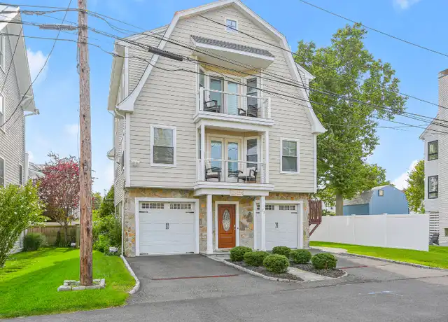 Property at 25 Penfield Pl, Fairfield, CT, 06824, 3 beds, 3 baths, [object Object]