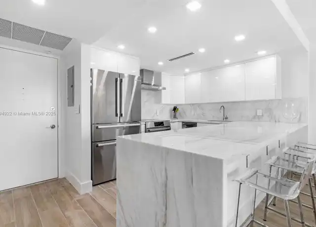Property at 5701 Collins Ave #1707, Miami Beach, FL, 33140, 1 bed, 2 baths, [object Object]