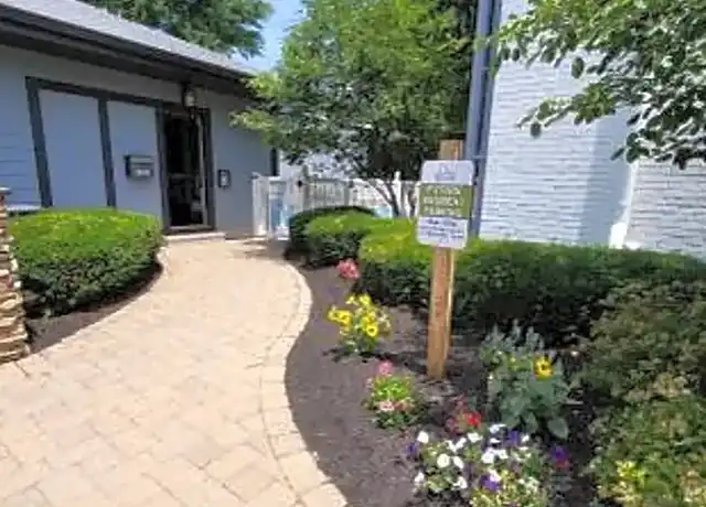 Property at Tivoli Apartments - 412 Thurber Dr W, Columbus, OH, 43215, 1 bed, 1 bath, [object Object]