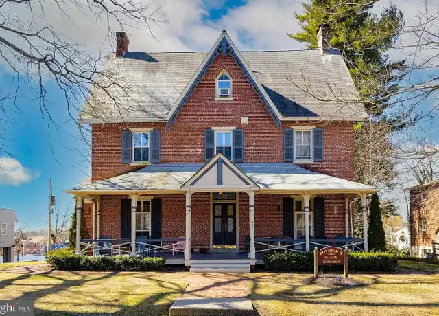 Property at 428 N Church St Unit 4, West Chester, PA, 19380, 2 beds, 1 bath, [object Object]