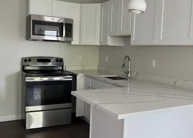 Property at 27 W Main St Unit 5, New Britain, CT, 06051, 1 bed, 1 bath, [object Object]