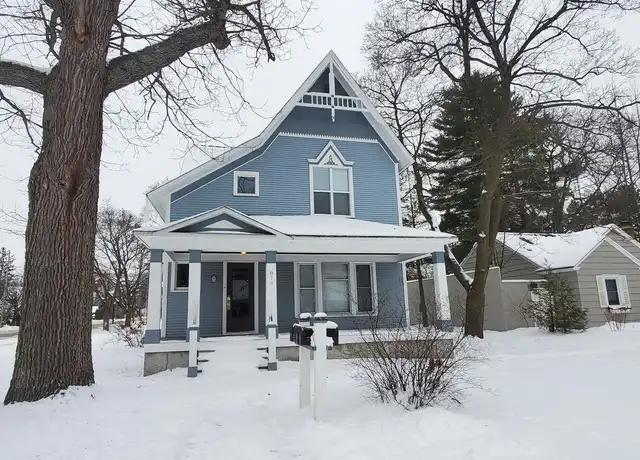 Property at 876 Washington St Unit 3, Traverse City, MI, 49686, 1 bed, 1 bath, [object Object]