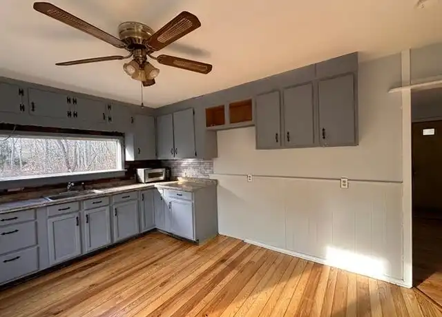 Property at 17 Park Dr, Chaplin, CT, 06235, 4 beds, 1.5 baths, [object Object]