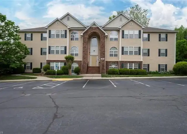 Property at 2031 Salem Bluff Dr, Winston Salem, NC, 27127, 2 beds, 2 baths, [object Object]
