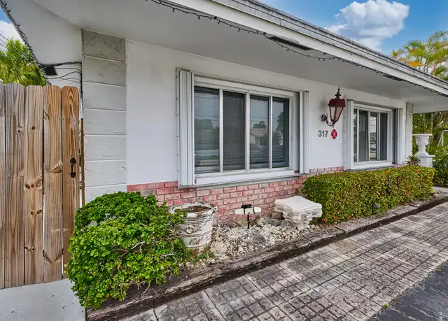 Property at 317 SE 12th Ave Unit 2, Pompano Beach, FL, 33060, 2 beds, 1 bath, [object Object]