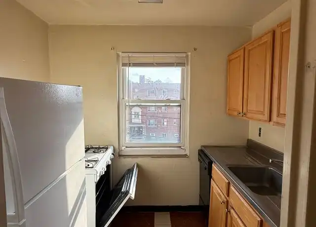 Property at 5700 Fifth Ave Unit C33, Pittsburgh, PA, 15232, 2 beds, 1 bath, [object Object]