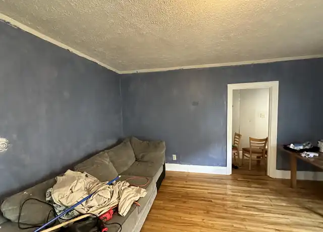 Property at 8 Prescott St Unit 3, Lewiston, ME, 04240, 2 beds, 1 bath, [object Object]