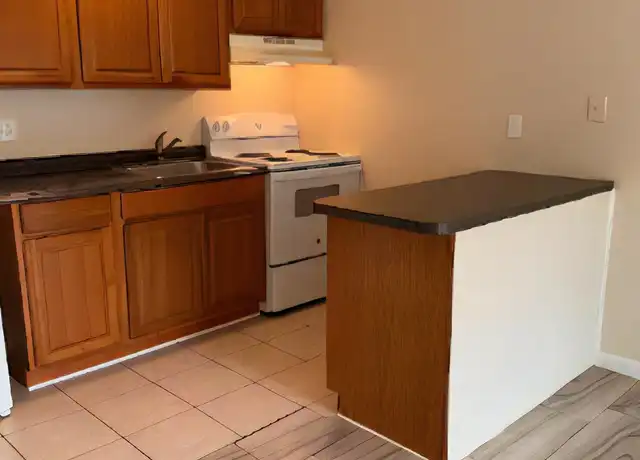 Property at 5130 SE 29th St Unit Whispering Sands B, Ocala, FL, 34480, 1 bed, 1 bath, [object Object]