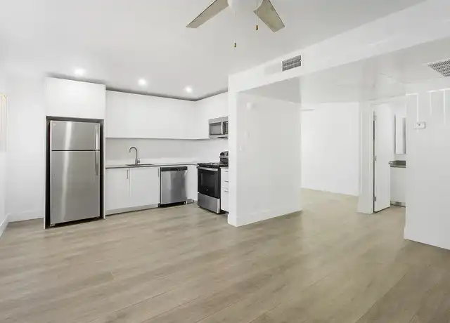 Property at Central on Broadway - 2145 W Broadway Rd, Mesa, AZ, 85202, 0 beds, 1 bath, [object Object]