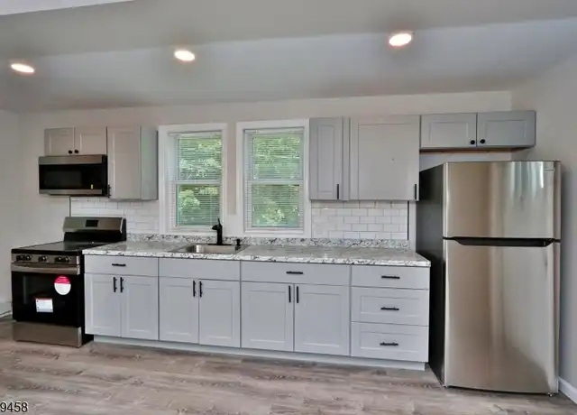 Property at 12 Apple Trl, Oak Ridge, NJ, 07438, 2 beds, 1 bath, [object Object]