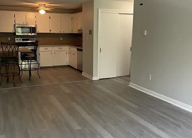 Property at 6 Mayberry Dr Unit 6, Westborough, MA, 01581, 2 beds, 1 bath, [object Object]